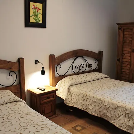 Casa Rural Puerto Del Emperador 4* Альдеануэва-де-ла-Вера