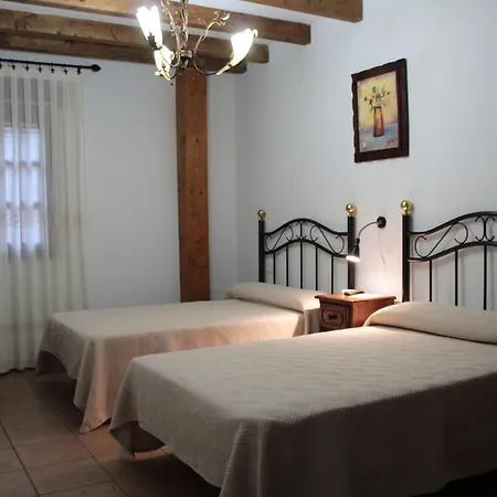 Casa Rural Puerto Del Emperador Гостевой дом Альдеануэва-де-ла-Вера