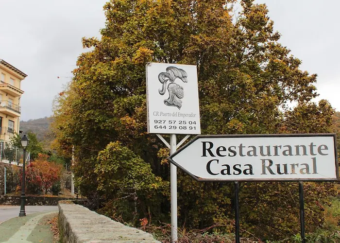 Casa Rural Puerto Del Emperador Guest house